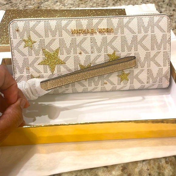 Michael Kors White and Gold Women's Wristlet NWT - Picture 4 of 10